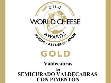 WORLD CHEESE AWARDS 2021-2022 Oro / SEMICURADO VALDECABRAS CON PIMENTÓN