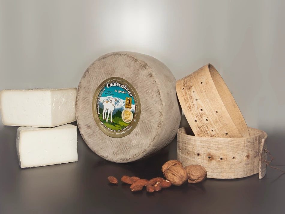 Queso curado de cabra artesano de Quesería Valdecabras