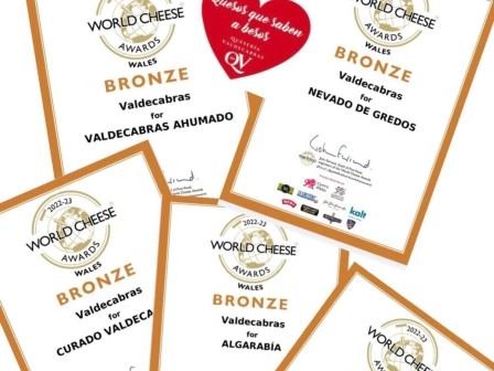 WORLD CHEESE AWARDS 2022-2023 (VALDECABRAS AHUMADO - NEVADO DE GREDOS - CURADO VALDECABRAS - ALGARABÍA - SEMICURADO NATURAL VALDECABRAS)